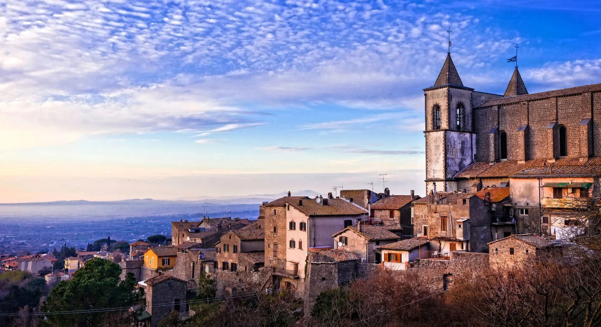 San Martino al Cimino at dusk