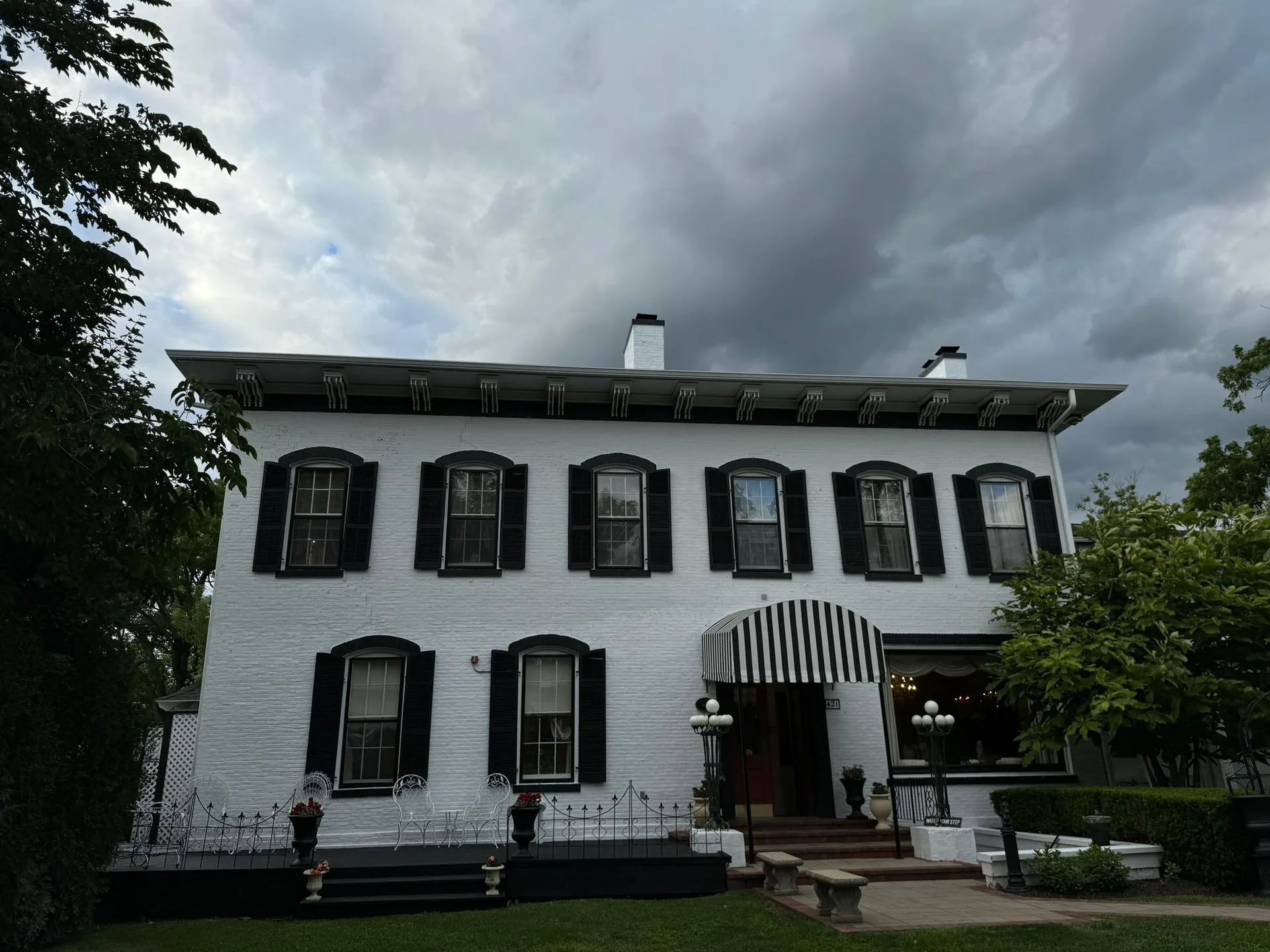 Maxwell Mansion – Lake Geneva’s Haunted Original