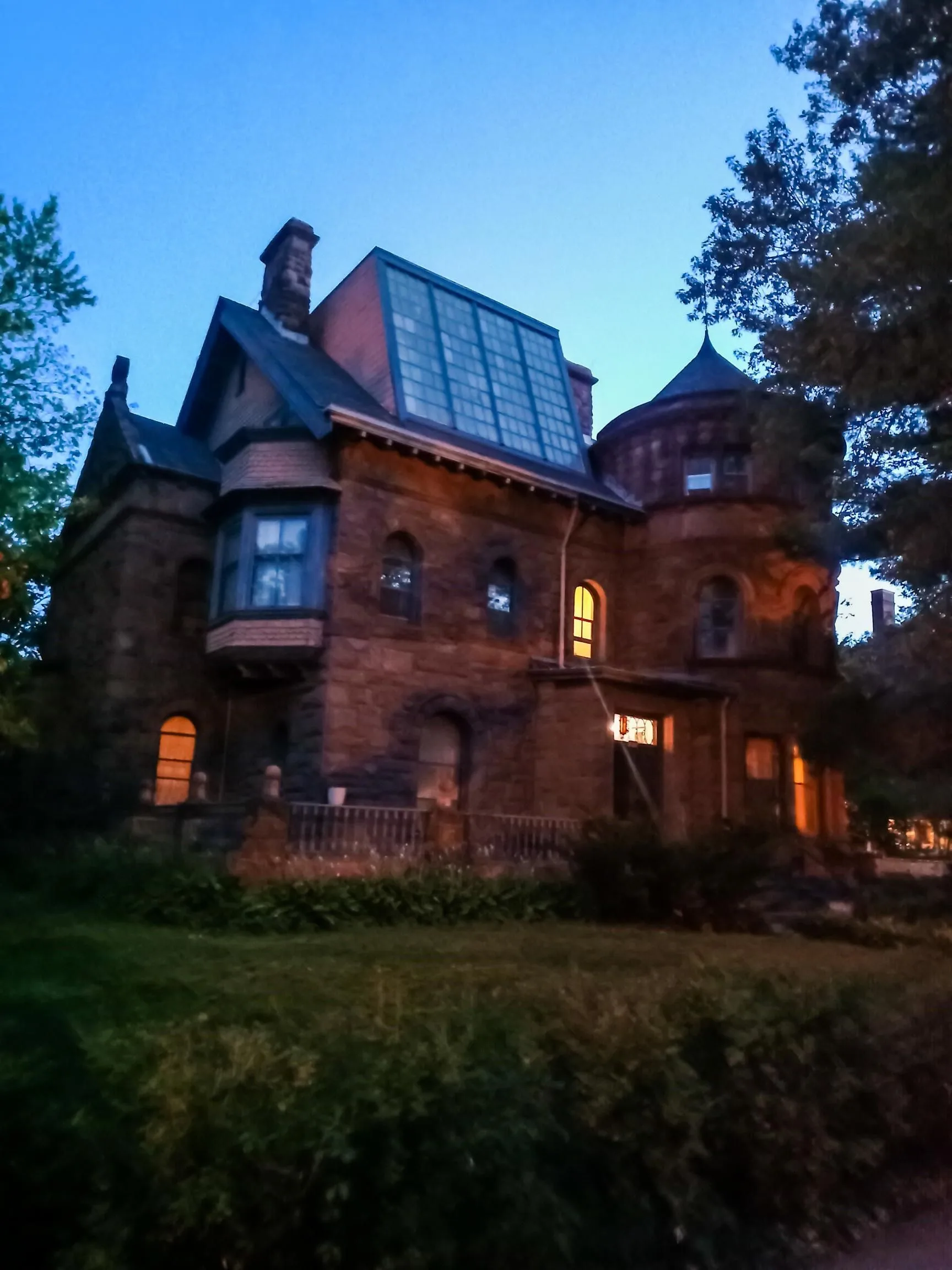 Spirits of Summit Avenue St. Paul Ghost Walk